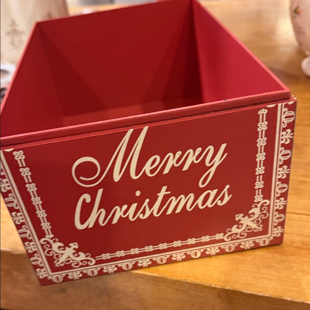 Vintage Festive Red Merry Christmas Box - Picture 7 of 13